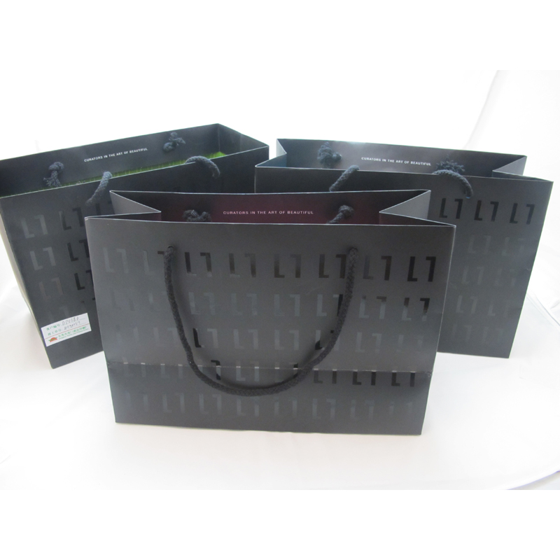 Custom Logo printing paper bag Luxury Black Bag UV Paper Bag with rope handle